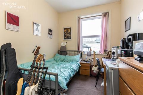 1 bedroom in a house share to rent, Bedford Square, Brighton