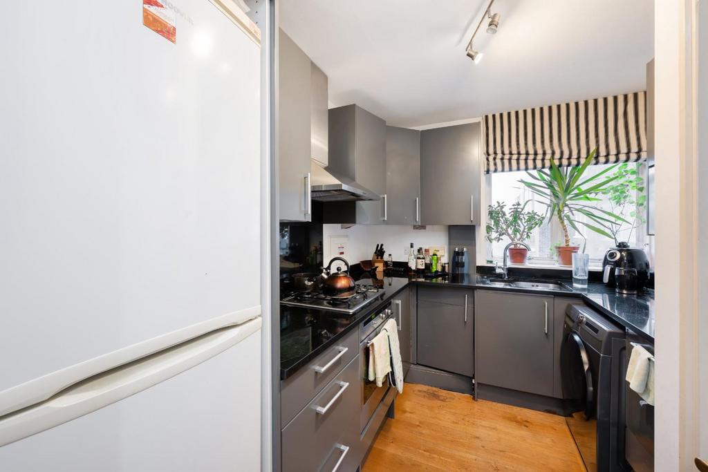 Flat 35, 6 Porchester Terrace Hi-4.jpg