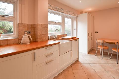 4 bedroom detached house for sale, Moorescroft, Kelvedon Hatch, Brentwood