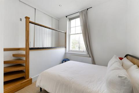 2 bedroom flat for sale, Garfield Road, London, SW11