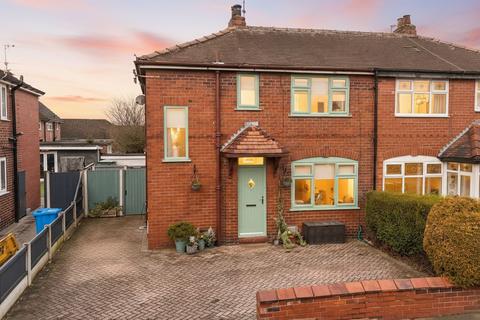 3 bedroom semi-detached house for sale, Elsinore Avenue, Irlam, M44