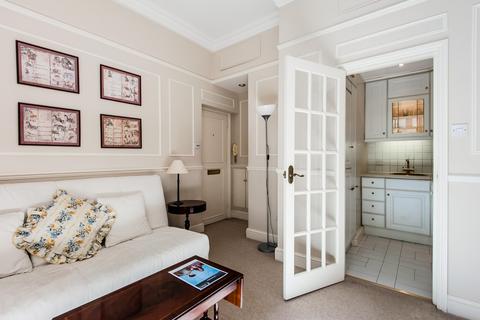 undefined, Warwick Square, London, SW1V