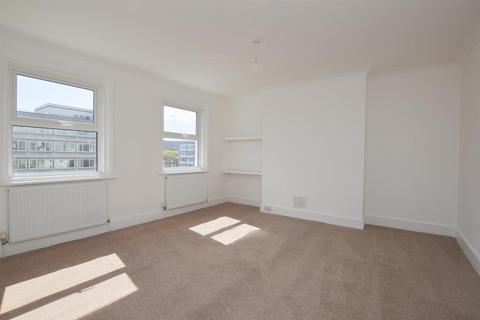 2 bedroom flat to rent, Upperton Gardens
