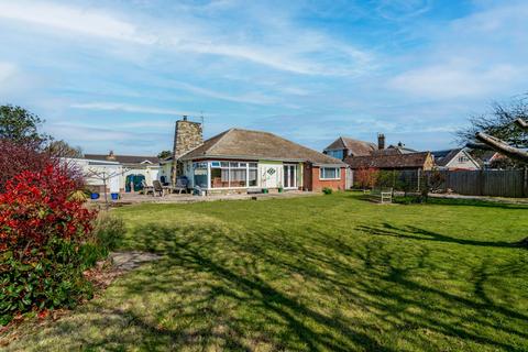 3 bedroom detached bungalow for sale, Tern Road, Scratby