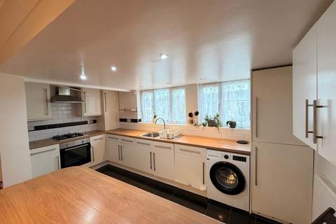 undefined, Forest Drive West, Leytonstone, London