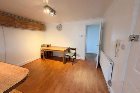 undefined, Forest Drive West, Leytonstone, London