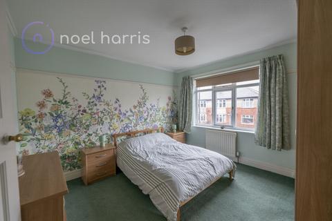 2 bedroom flat for sale, Birchwood Avenue, High Heaton, NE7