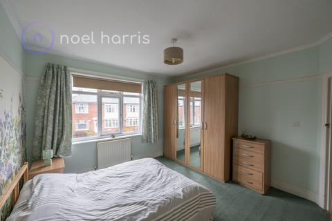 2 bedroom flat for sale, Birchwood Avenue, High Heaton, NE7