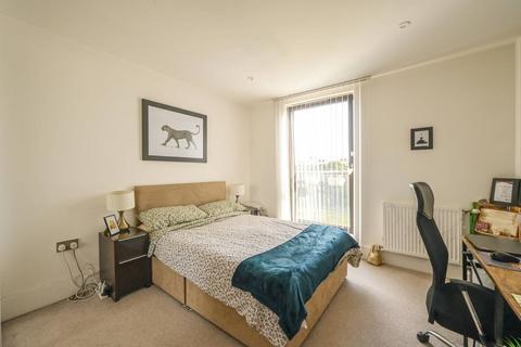 3 bedroom flat for sale, 4 Axio Way, London E3