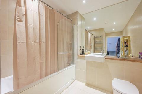 3 bedroom flat for sale, 4 Axio Way, London E3