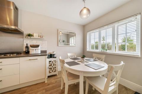 4 bedroom end of terrace house for sale, Rossiter Close, Bathpool