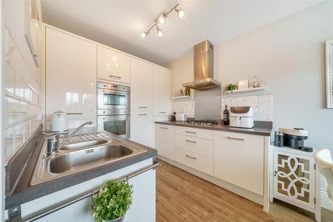 4 bedroom end of terrace house for sale, Rossiter Close, Bathpool