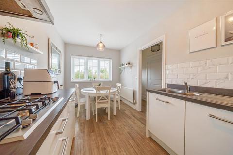 4 bedroom end of terrace house for sale, Rossiter Close, Bathpool