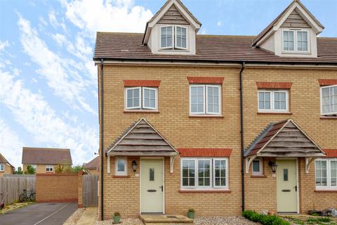 4 bedroom end of terrace house for sale, Rossiter Close, Bathpool