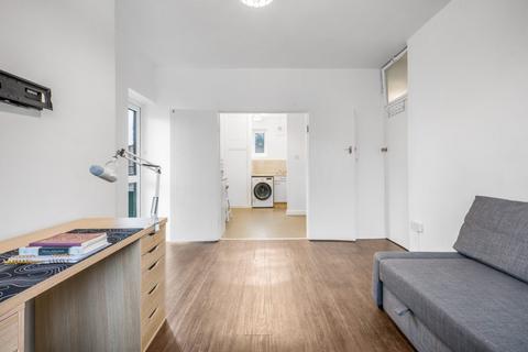 1 bedroom flat to rent, Axminster Road, London N7