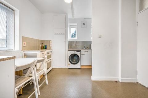 1 bedroom flat to rent, Axminster Road, London N7
