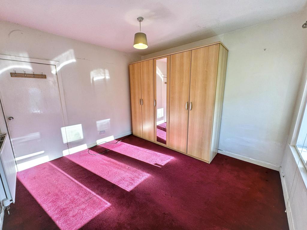 Bedroom 2 (2)