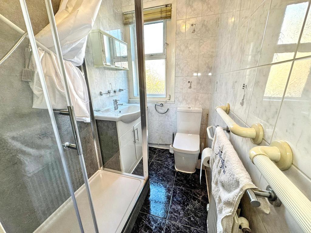 Shower-room 1