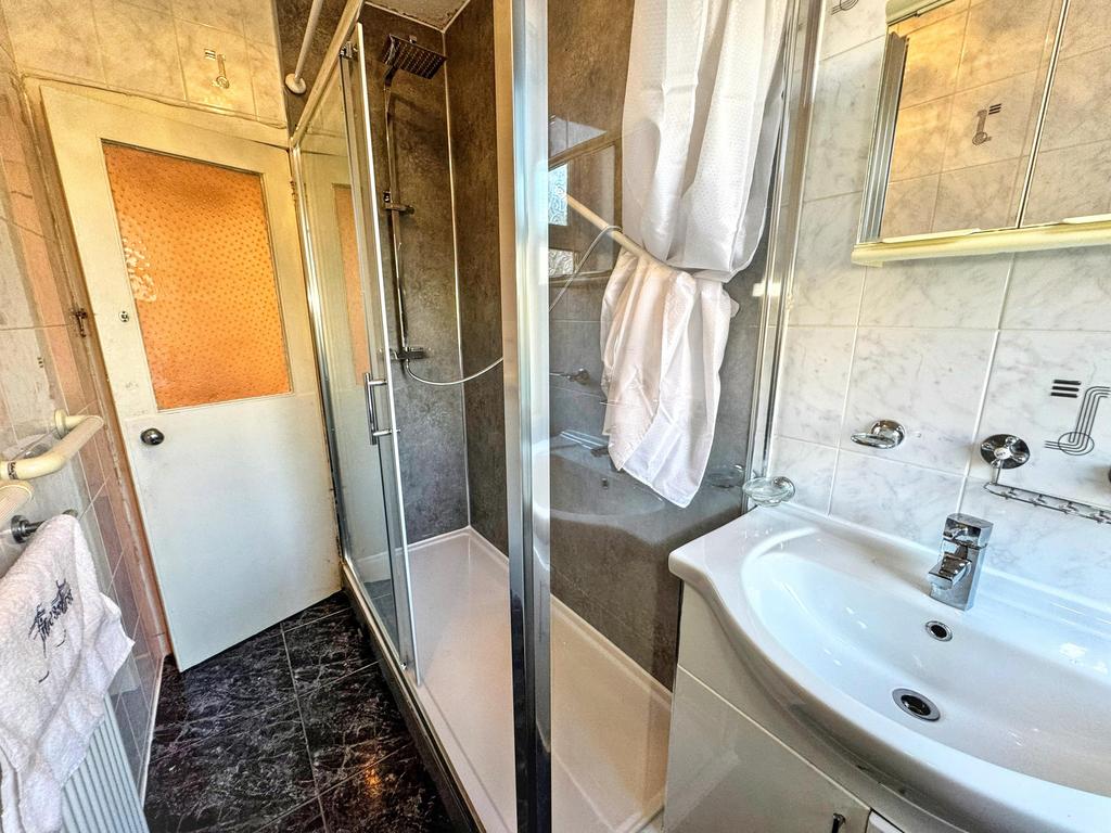 Shower-room 2