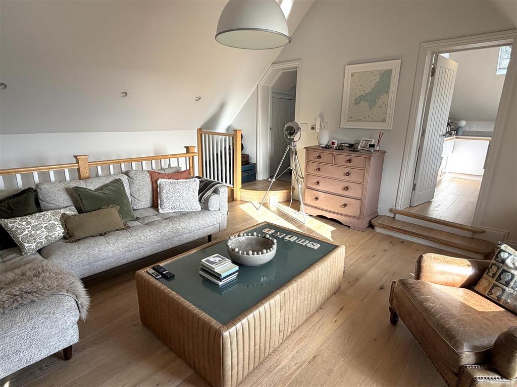 Sitting room 2.JPG