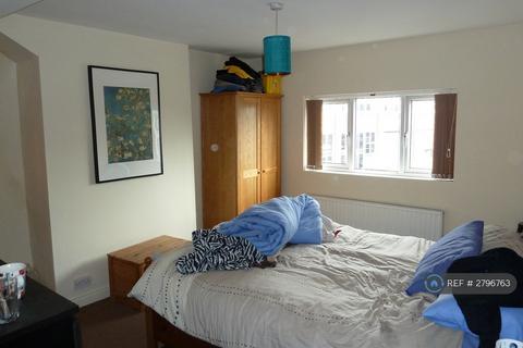 2 bedroom flat to rent, Meanwood Road, Leeds, LS6