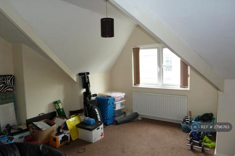 2 bedroom flat to rent, Meanwood Road, Leeds, LS6