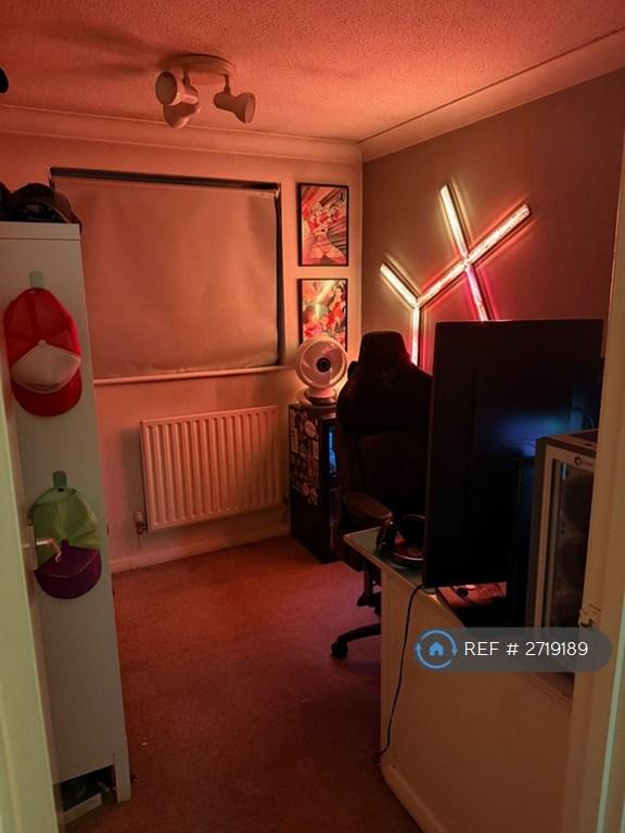 Small Single Bedroom