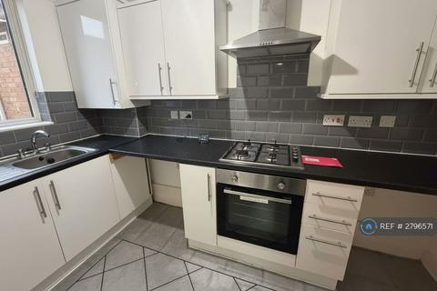 2 bedroom flat to rent, Halebank Road, Widnes, WA8