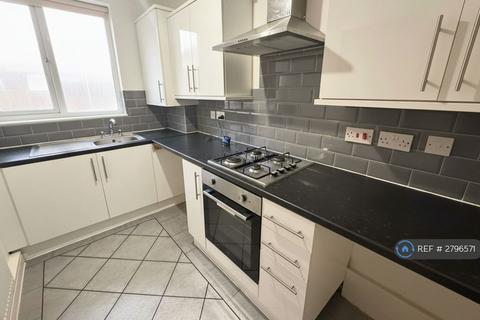 2 bedroom flat to rent, Halebank Road, Widnes, WA8