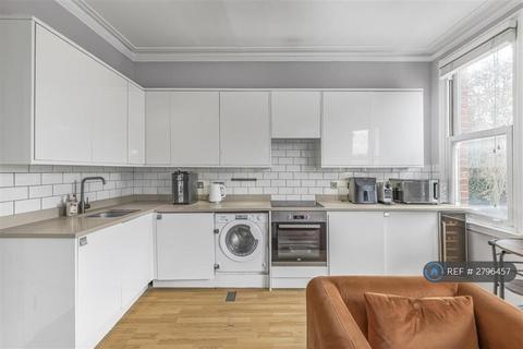 2 bedroom flat to rent, Fulham Palace Road, London, SW6