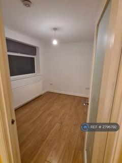1 bedroom bungalow to rent, Powder Mill Lane, Twickenham, TW2