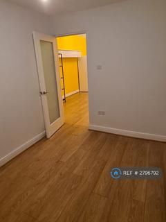 1 bedroom bungalow to rent, Powder Mill Lane, Twickenham, TW2