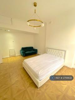 Studio to rent, St Charles Square, London, W10
