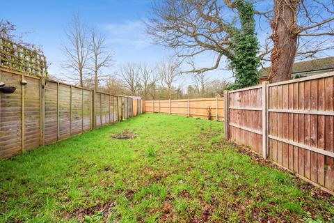 3 bedroom apartment to rent, Holroyd Road, Esher KT10
