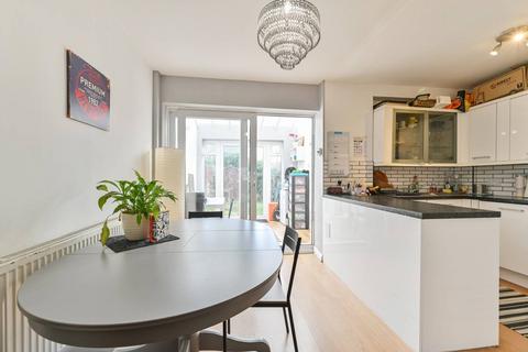 3 bedroom end of terrace house to rent, Ashton Close, West Sutton, Sutton, SM1