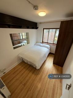 1 bedroom in a house share to rent, Ellesmere Road, London, W4