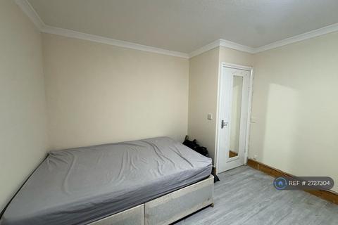 1 bedroom in a flat share to rent, Summerwood Road, Isleworth, TW7