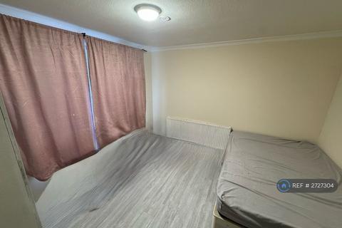 1 bedroom in a flat share to rent, Summerwood Road, Isleworth, TW7