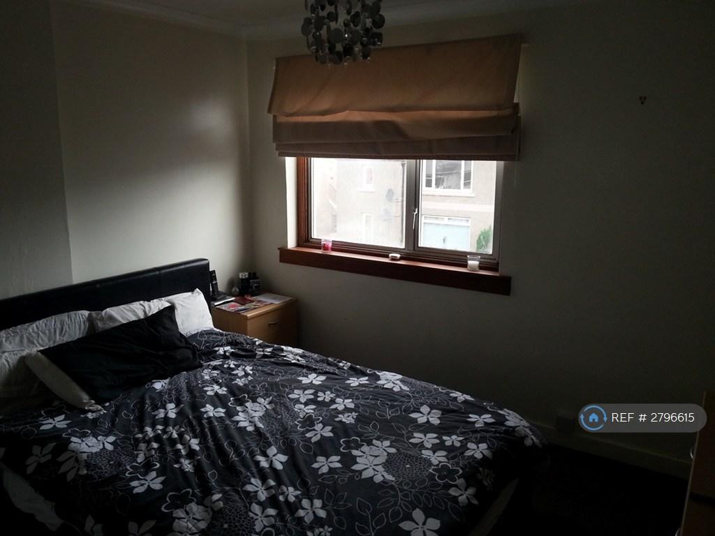 Main Bedroom - Fitted Robe