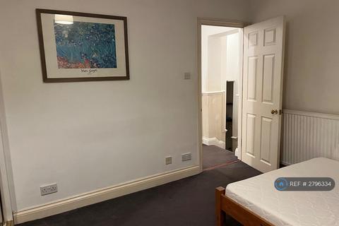 2 bedroom flat to rent, Palmerston Road, London, N22