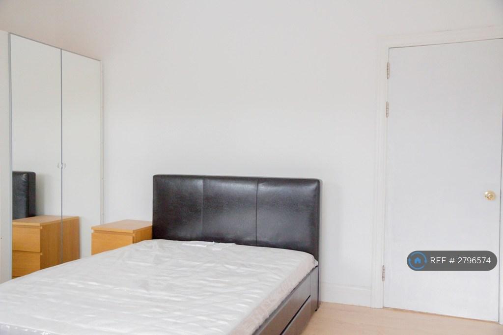 Master Bedroom En Suite
