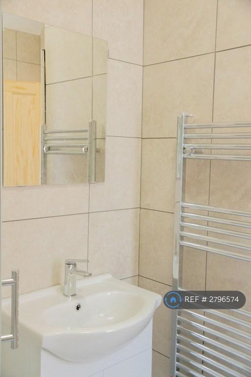 Shower Room1 Side