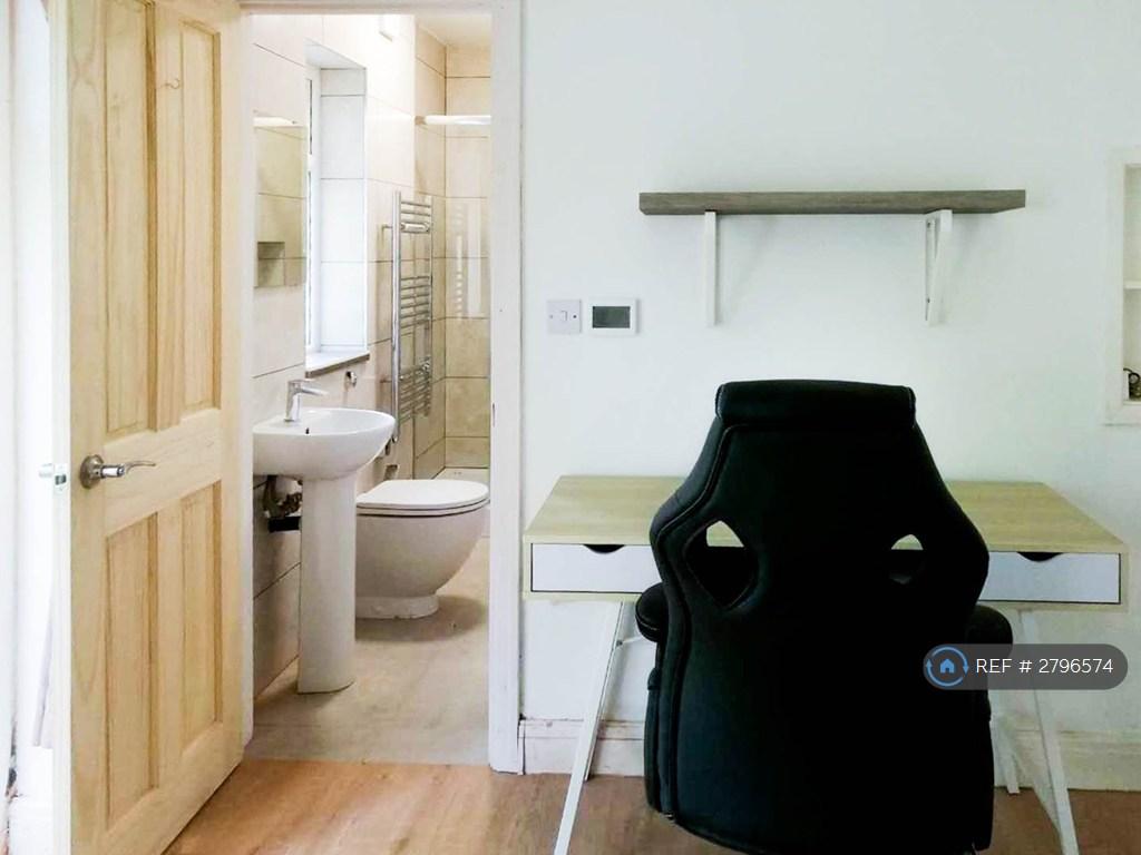 Room 3 En Suite