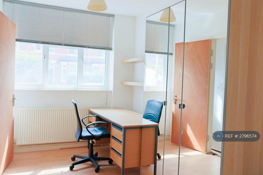 Room1 Back