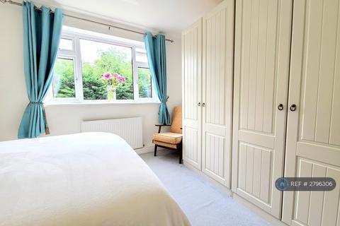 undefined, Russell Road, Buckhurst Hill, IG9