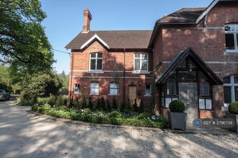 2 bedroom flat to rent, Nalder Hill House, Stockcross, Newbury, RG20