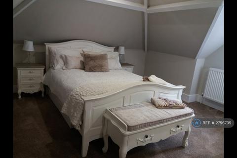 2 bedroom flat to rent, Nalder Hill House, Stockcross, Newbury, RG20