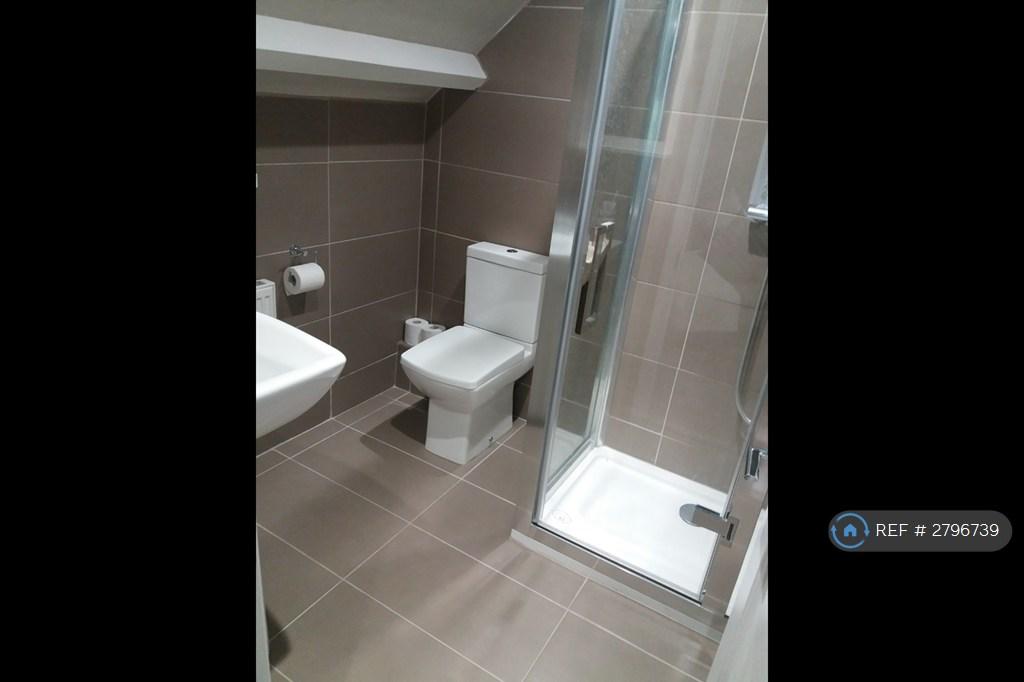 Bedroom 2 Ensuite
