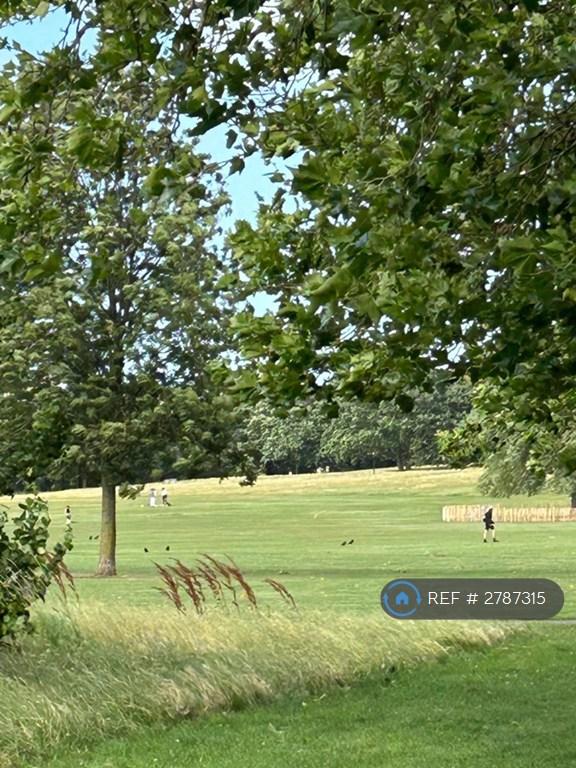 2 Mins From The Common