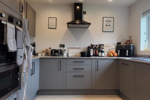 3 bedroom terraced house to rent, Tollwood Park, Crowborough TN6